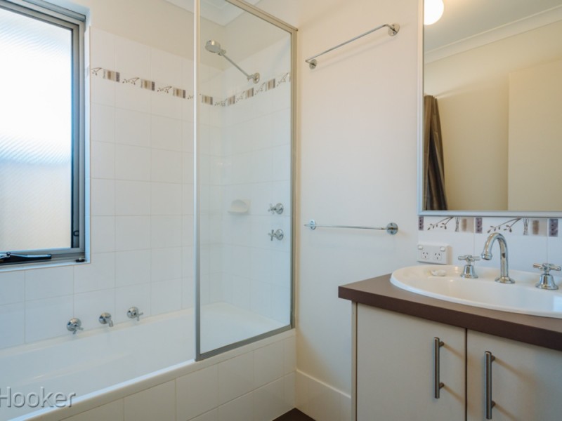 52 lauderdale Ramble, Carramar WA 6031