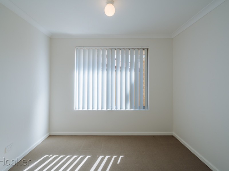 52 lauderdale Ramble, Carramar WA 6031