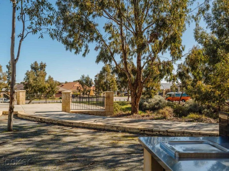 52 lauderdale Ramble, Carramar WA 6031