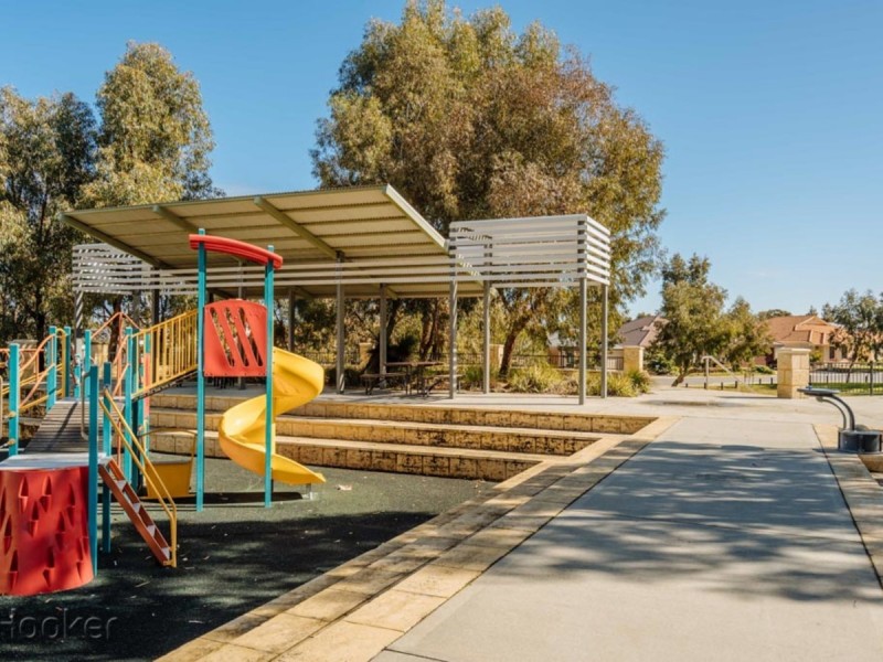 52 lauderdale Ramble, Carramar WA 6031