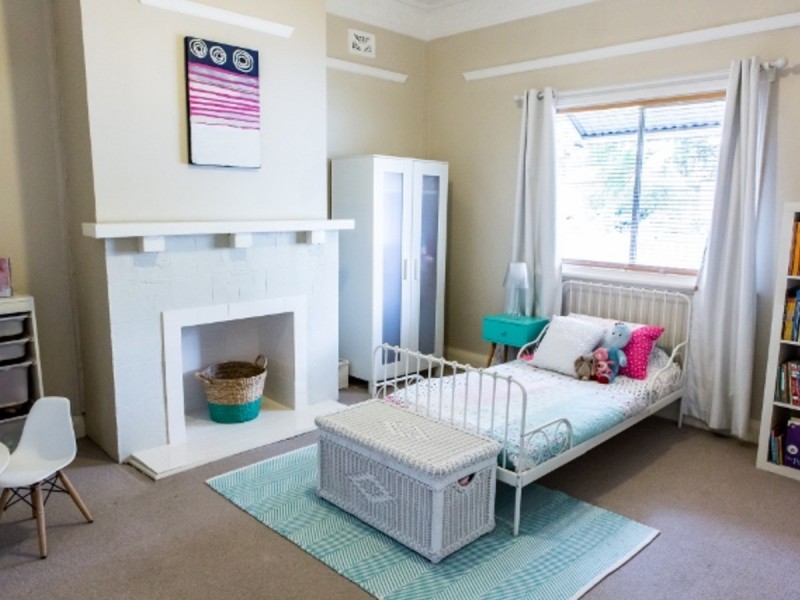 1 Holmesdale Road, Baskerville WA 6056