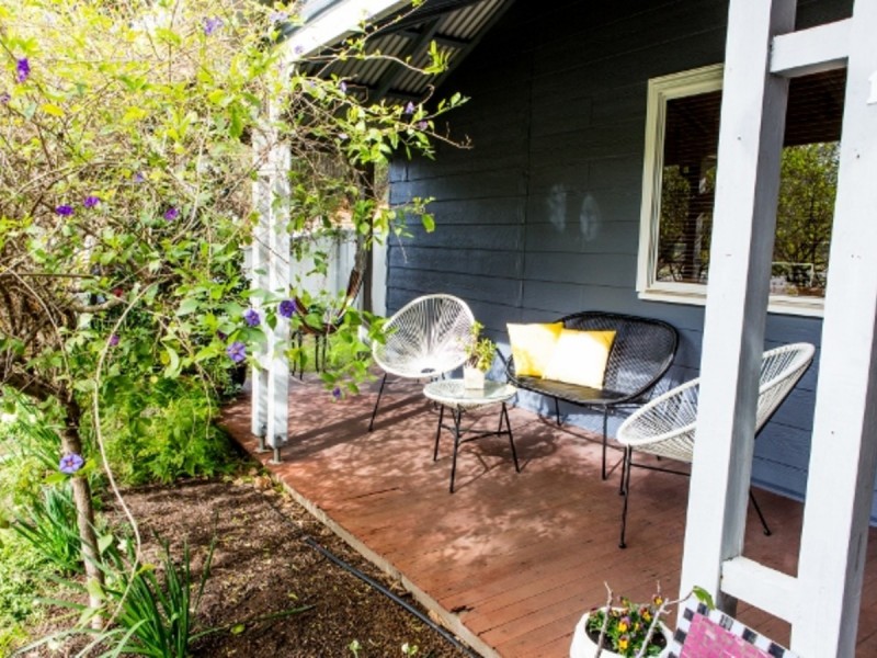 1 Holmesdale Road, Baskerville WA 6056