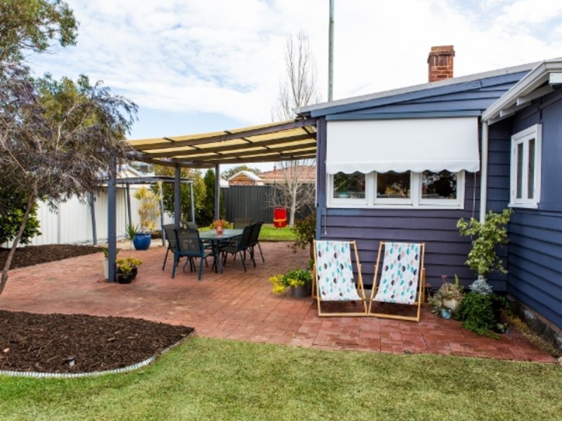1 Holmesdale Road, Baskerville WA 6056