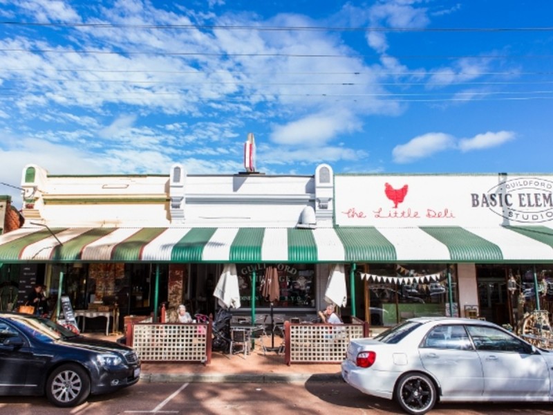 1 Holmesdale Road, Baskerville WA 6056