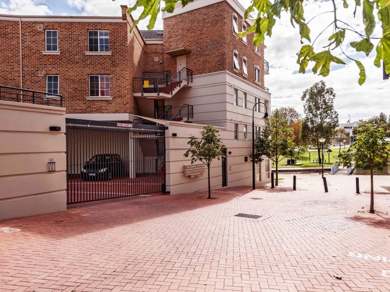 17/32 Eastbrook Terrace, East Perth WA 6004