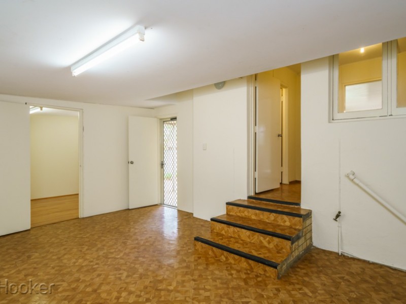 2 Hatfield Way, Girrawheen WA 6064