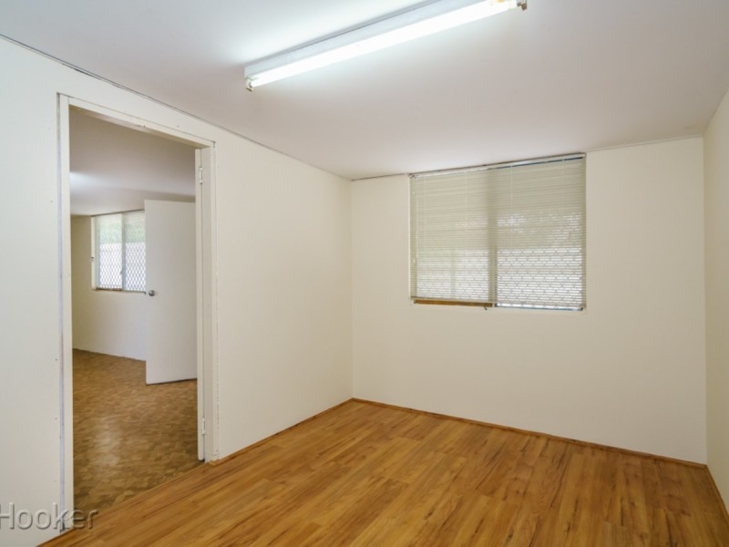 2 Hatfield Way, Girrawheen WA 6064