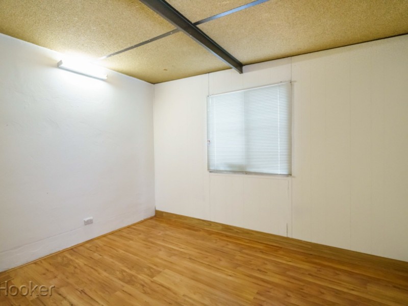 2 Hatfield Way, Girrawheen WA 6064