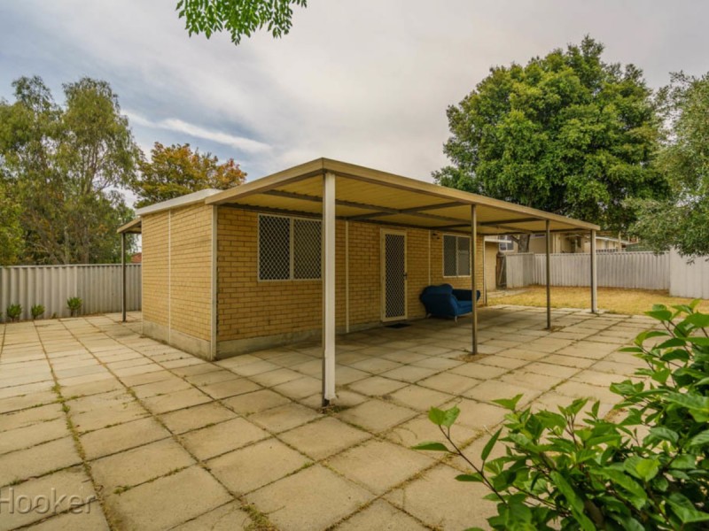 2 Hatfield Way, Girrawheen WA 6064