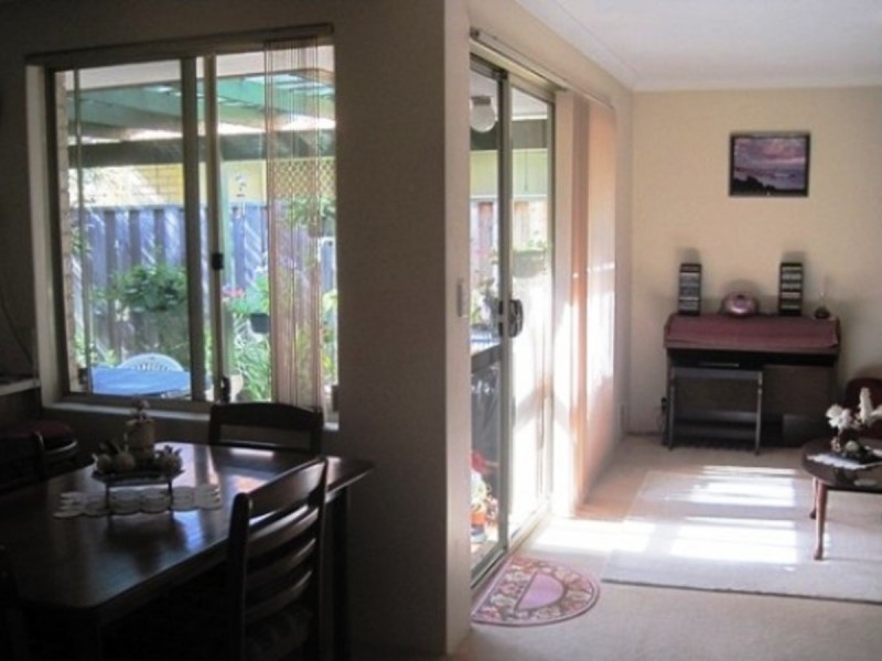 2/24 Mozart Mews, Rivervale WA 6103