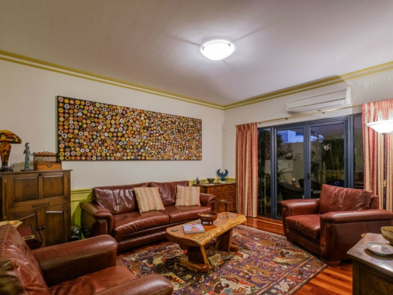 6 Mulberry Way, East Perth WA 6004