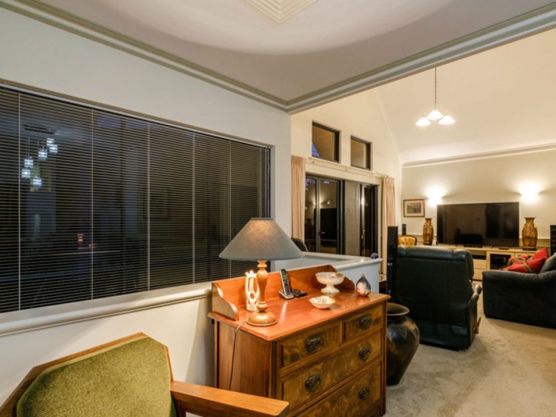 6 Mulberry Way, East Perth WA 6004