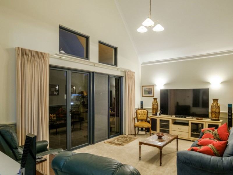 6 Mulberry Way, East Perth WA 6004