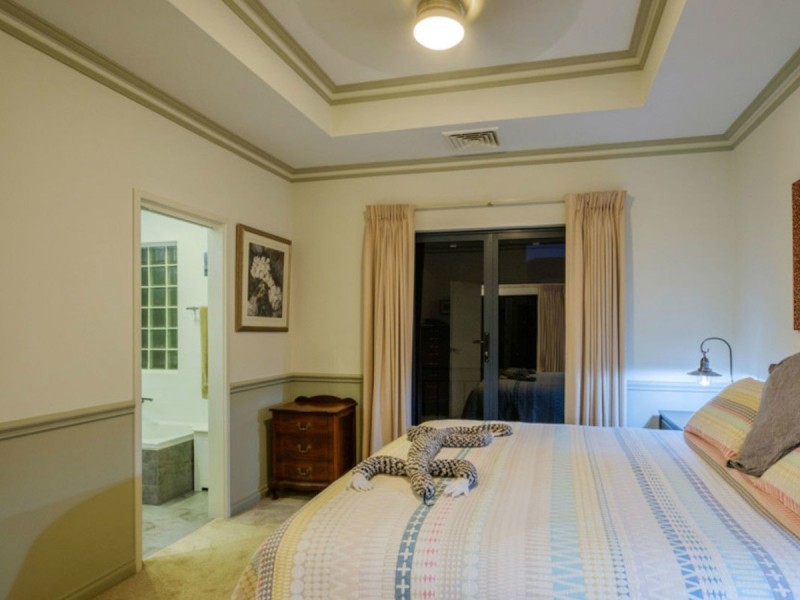 6 Mulberry Way, East Perth WA 6004