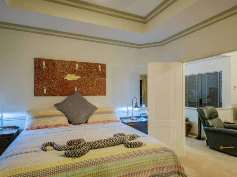 6 Mulberry Way, East Perth WA 6004