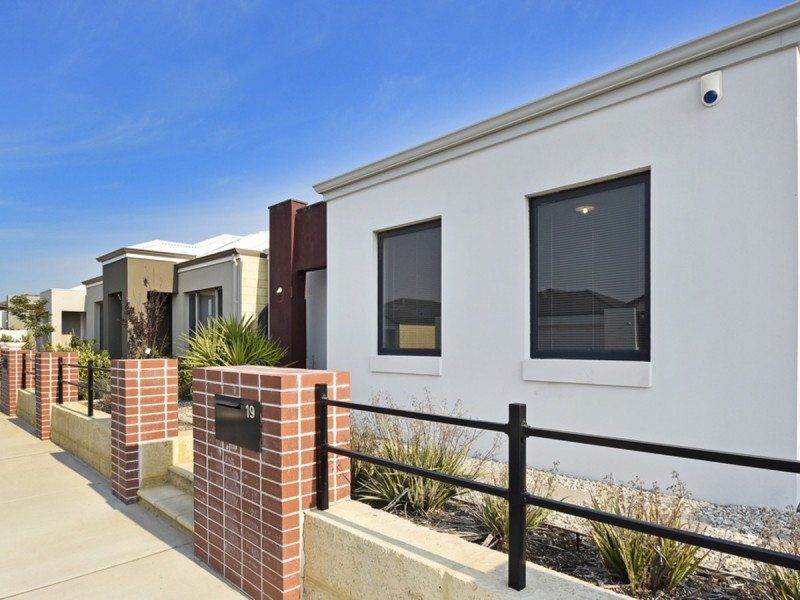 19 Donatti Retreat, Caversham WA 6055