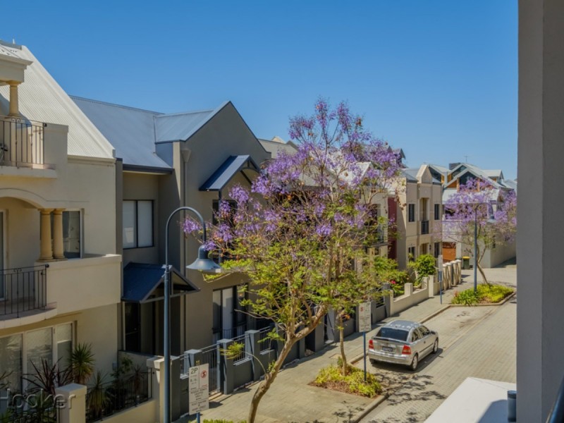4/26 Saunders Street, East Perth WA 6004