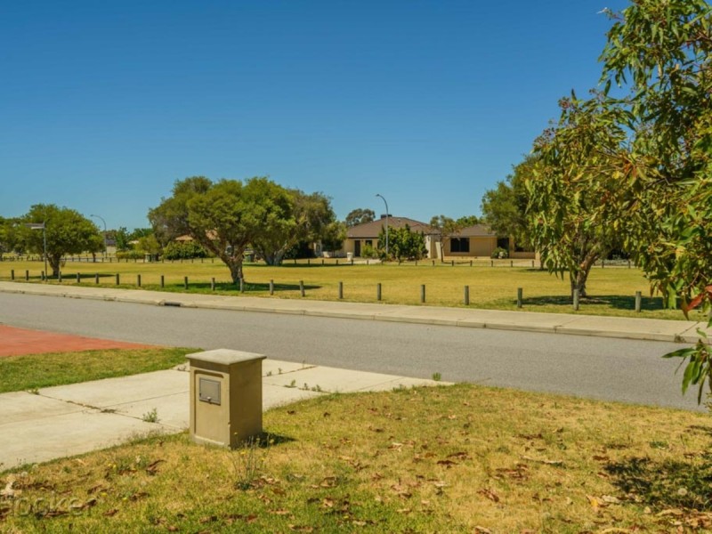 19 Irene McCormack, Queens Park WA 6107