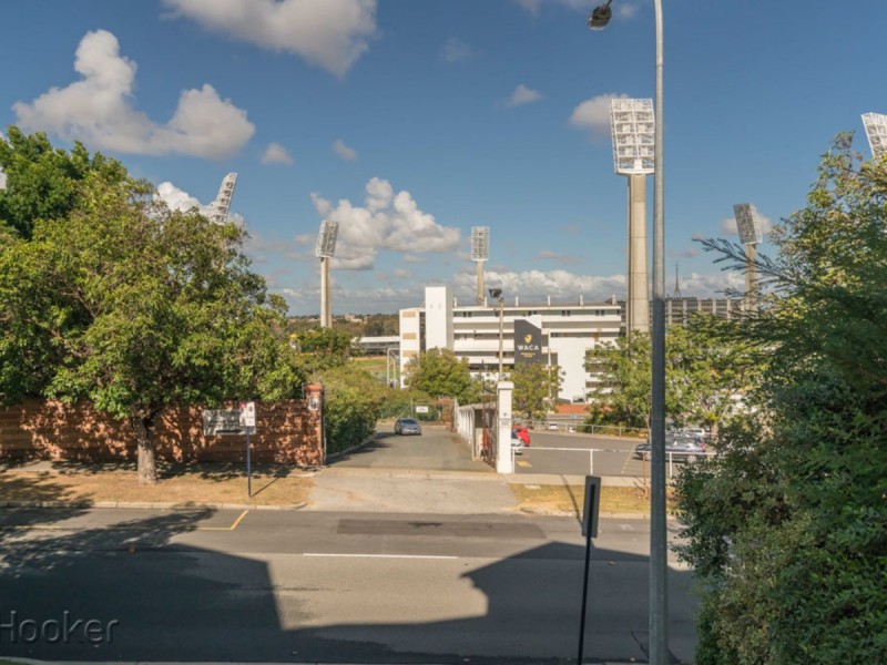 1/14 Waterloo Crescent, East Perth WA 6004