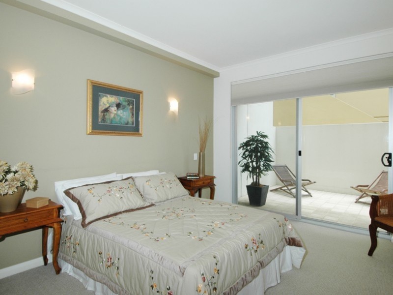 8/1 Henry Lawson Walk, East Perth WA 6004