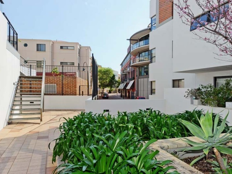 25/82 Royal Street, East Perth WA 6004