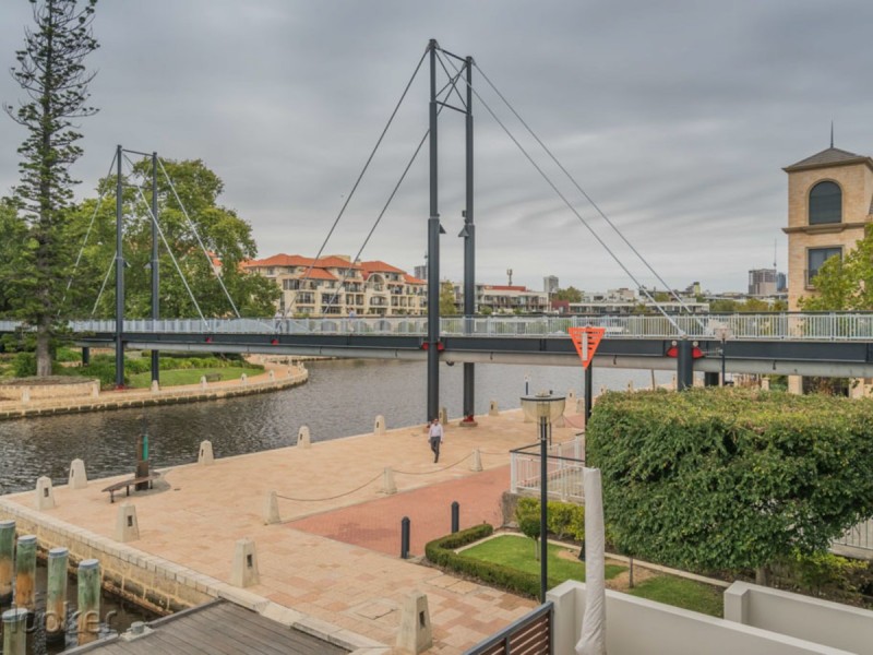 2/1 Henry Lawson Walk, East Perth WA 6004