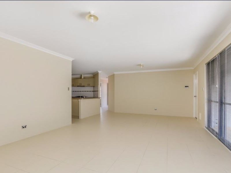 2/211 Treasure Road, Queens Park WA 6107