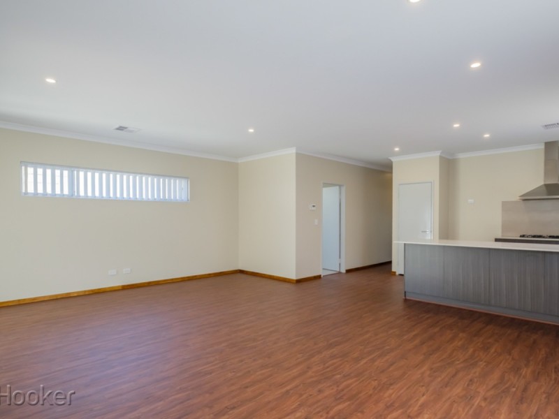 16 Kangaroo Avenue, Kwinana Town Centre WA 6167