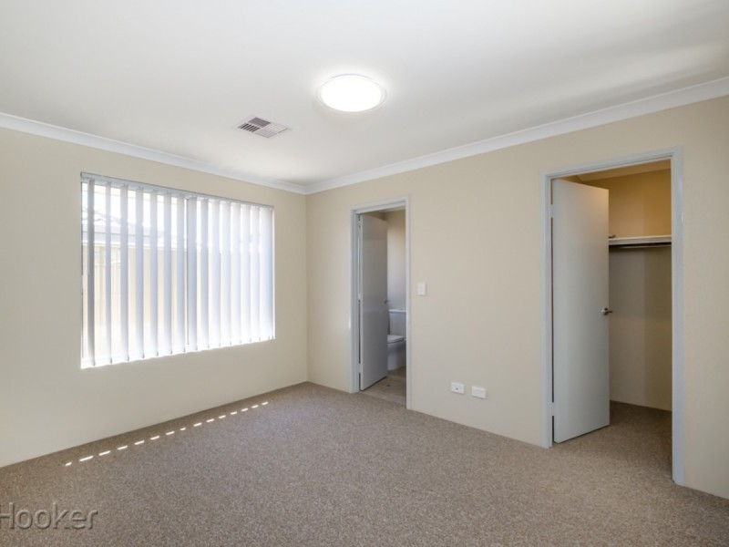 16 Kangaroo Avenue, Kwinana Town Centre WA 6167