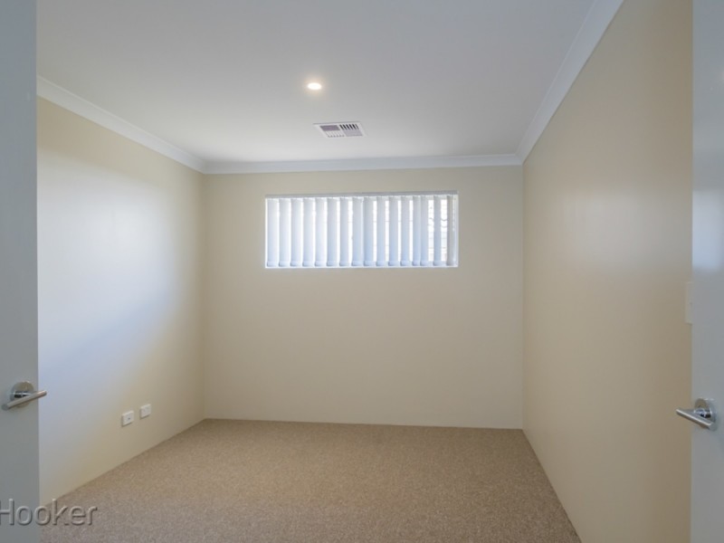 16 Kangaroo Avenue, Kwinana Town Centre WA 6167