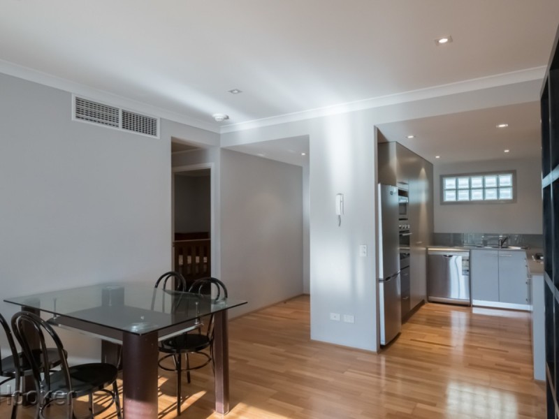 17/128 Brown Street, East Perth WA 6004
