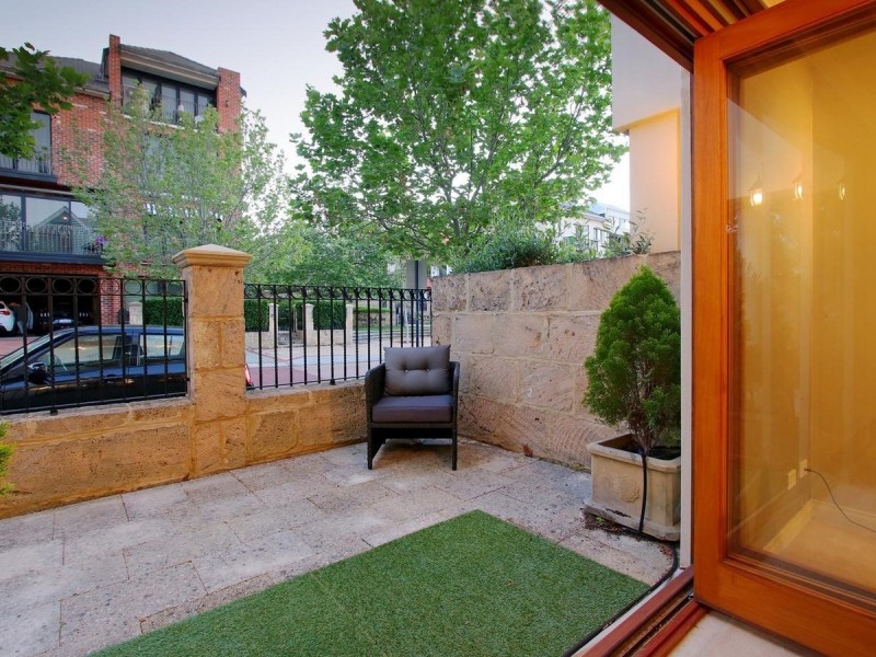 1A Haig Park Circle, East Perth WA 6004