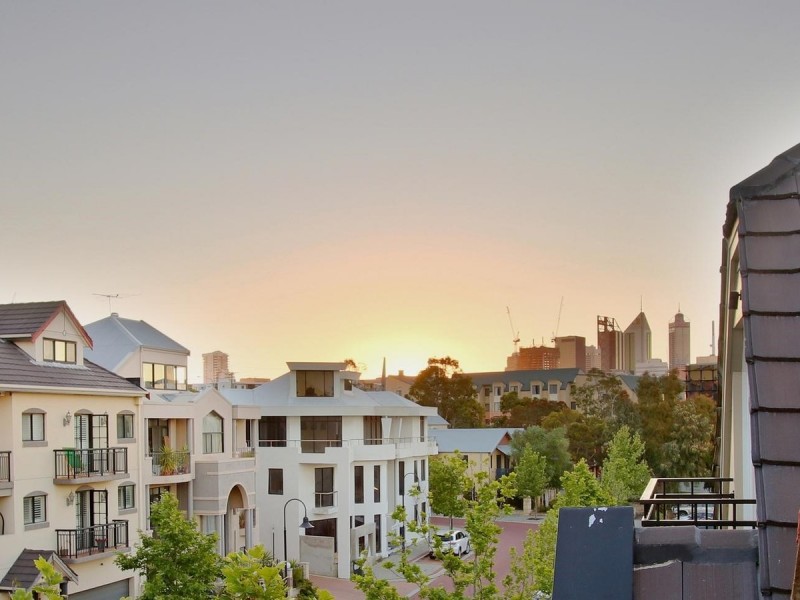 1A Haig Park Circle, East Perth WA 6004