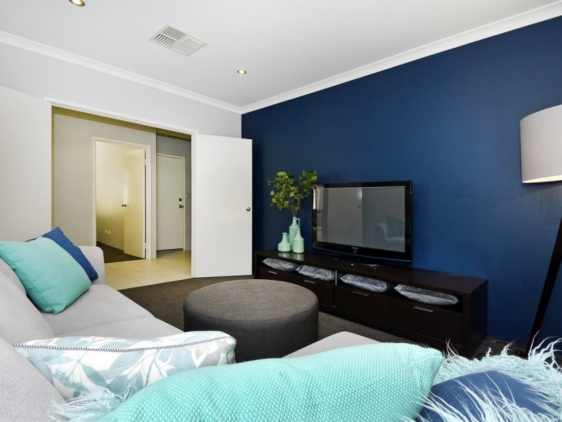 6 Frobisher Avenue, Munster WA 6166