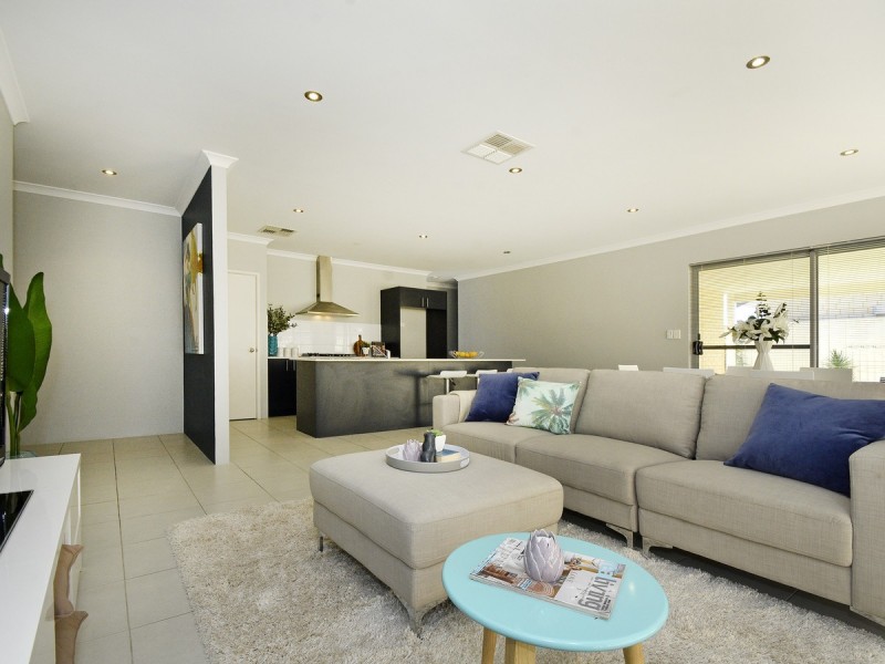 6 Frobisher Avenue, Munster WA 6166