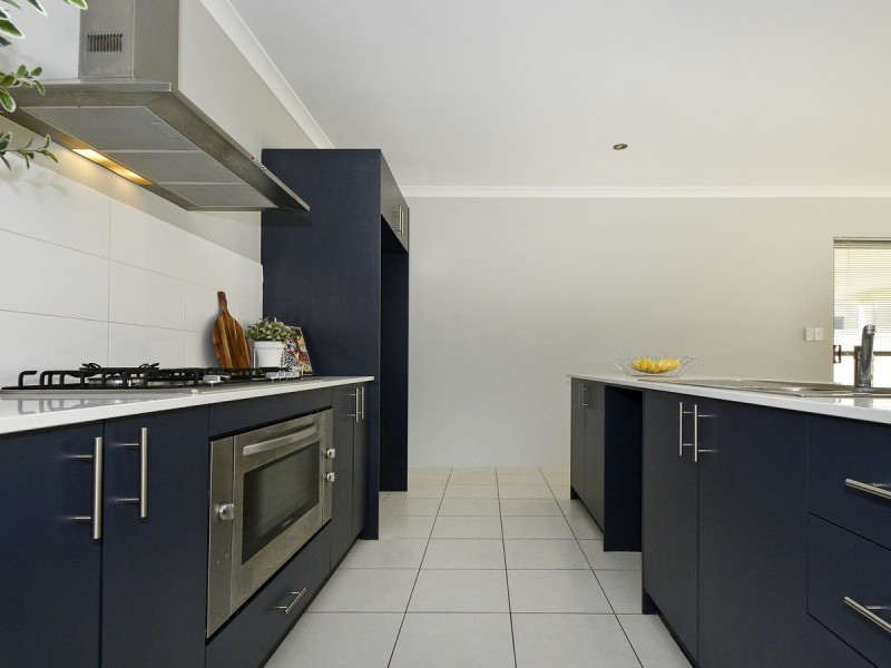 6 Frobisher Avenue, Munster WA 6166