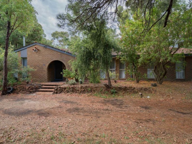 84 Grove Road, Lesmurdie WA 6076