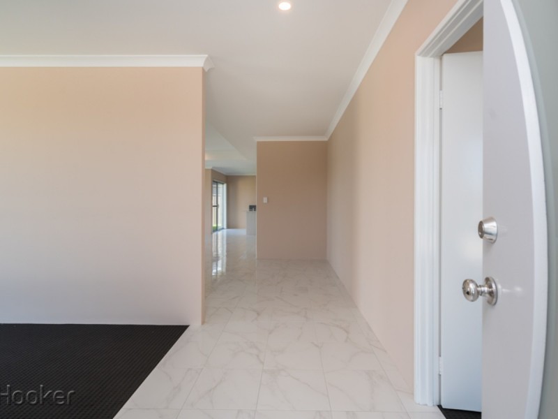 37 Miramar Way, Piara Waters WA 6112