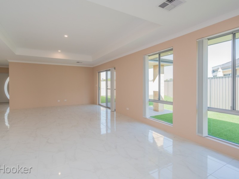 37 Miramar Way, Piara Waters WA 6112