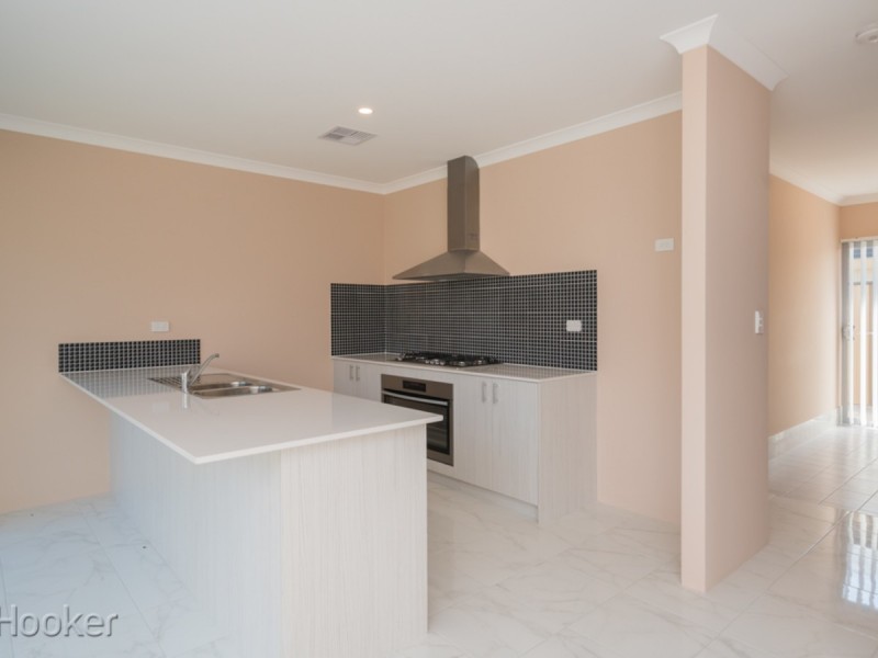 37 Miramar Way, Piara Waters WA 6112