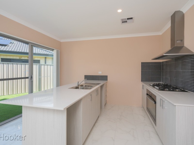 37 Miramar Way, Piara Waters WA 6112