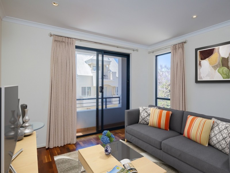 4/26 Saunders Street, East Perth WA 6004