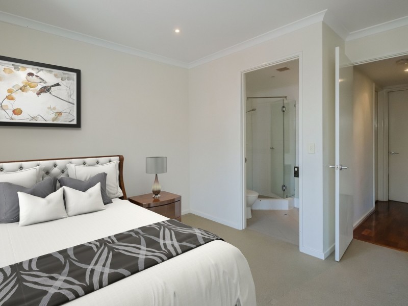 4/26 Saunders Street, East Perth WA 6004