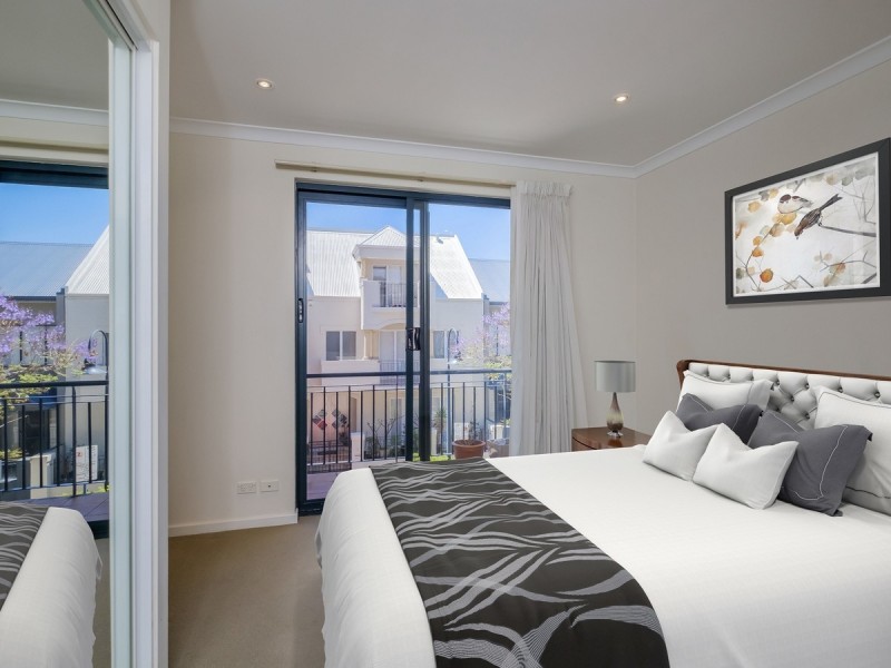 4/26 Saunders Street, East Perth WA 6004