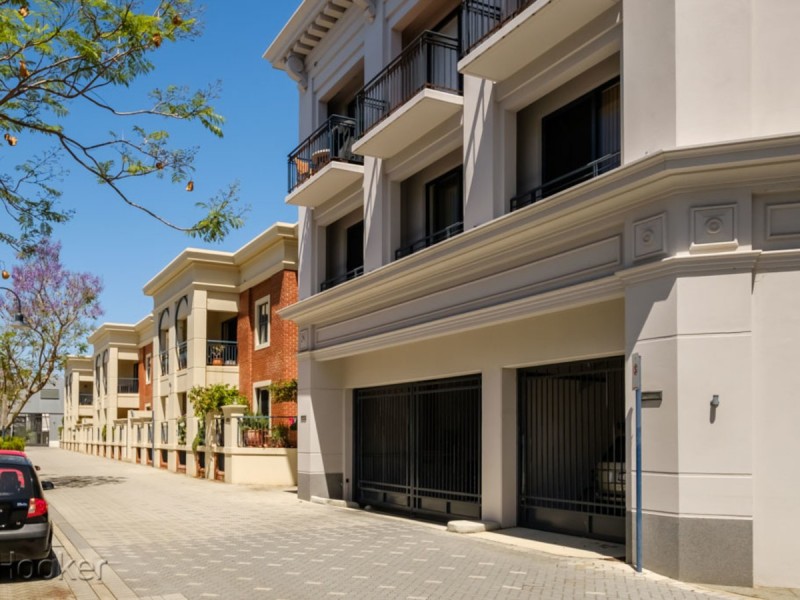 4/26 Saunders Street, East Perth WA 6004