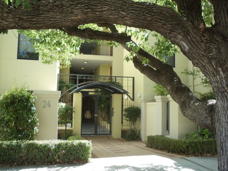 4/24 Constitution Street, East Perth WA 6004