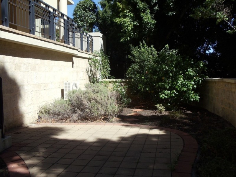 4/24 Constitution Street, East Perth WA 6004