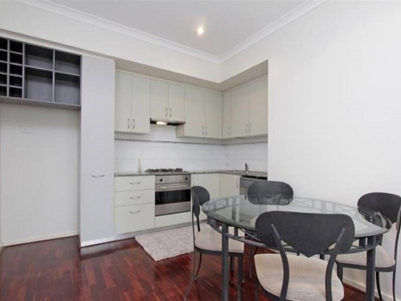 8/24 Saunders Street, East Perth WA 6004