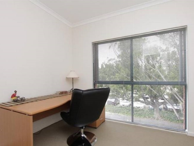 8/24 Saunders Street, East Perth WA 6004