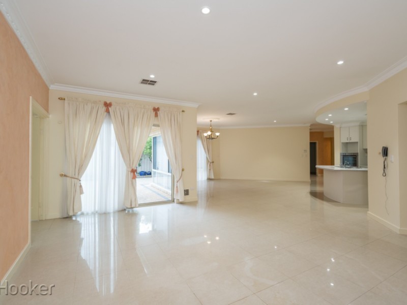 37 Central Park Avenue, Canning Vale WA 6155